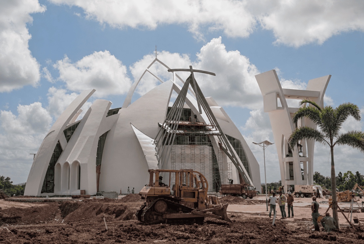 Monumento del Santuario Nacional Santo Cristo de los Milagros de Bayaguana — imagen 3